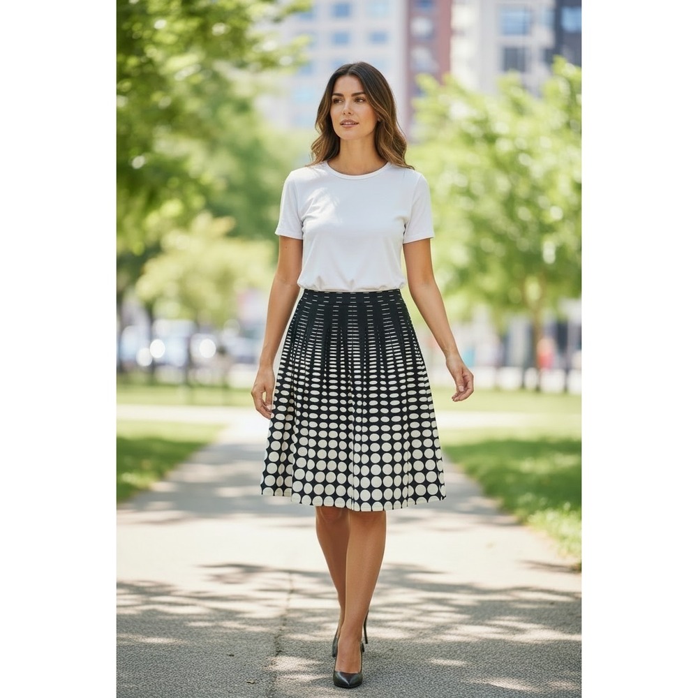 Talbots Woman Size 10 Petite Black/White Pleated Cotton Skirt